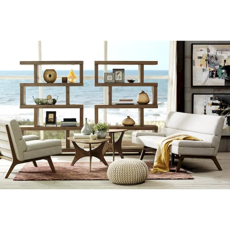 Table basse triangulaire en bois